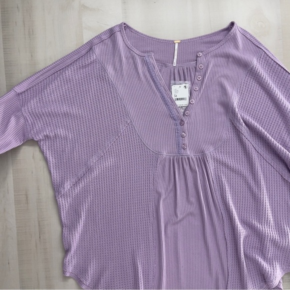 nwt FREE PEOPLE purple lilac waffle knit long sleeve oversized soft boho top M - Picture 3 of 6